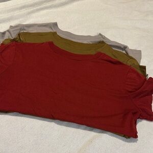 a new day Women's Short Sleeve Tops in Red, Olive, and Gray lot of 3